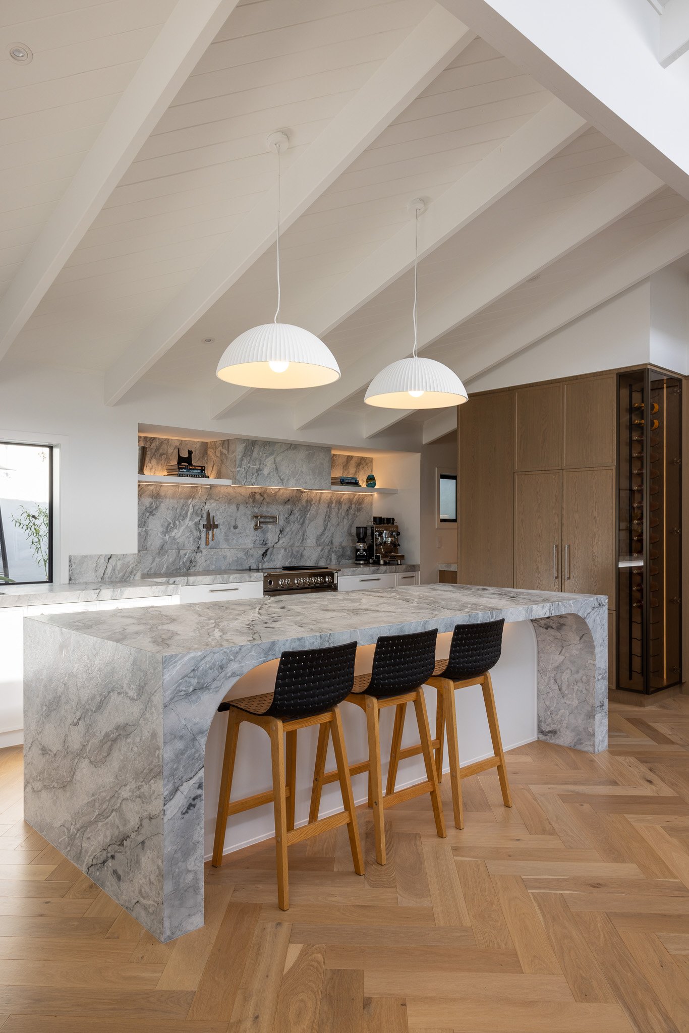 Audry Road 03_Atelier Classic Siltstone_Herringbone_Forte_LR-1