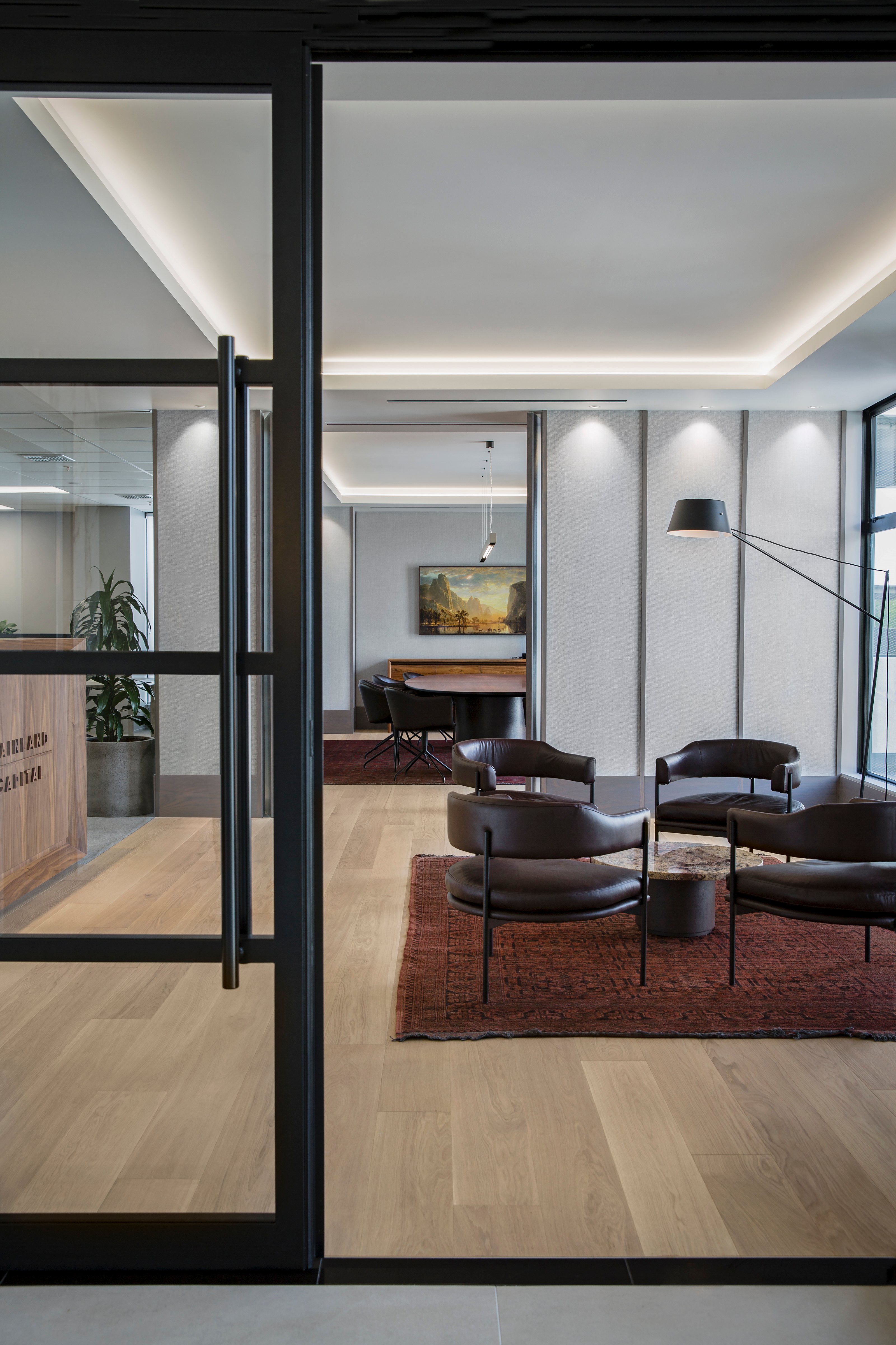 Mainland Capital_01_Moda Altro Capri Light Feature_Forte