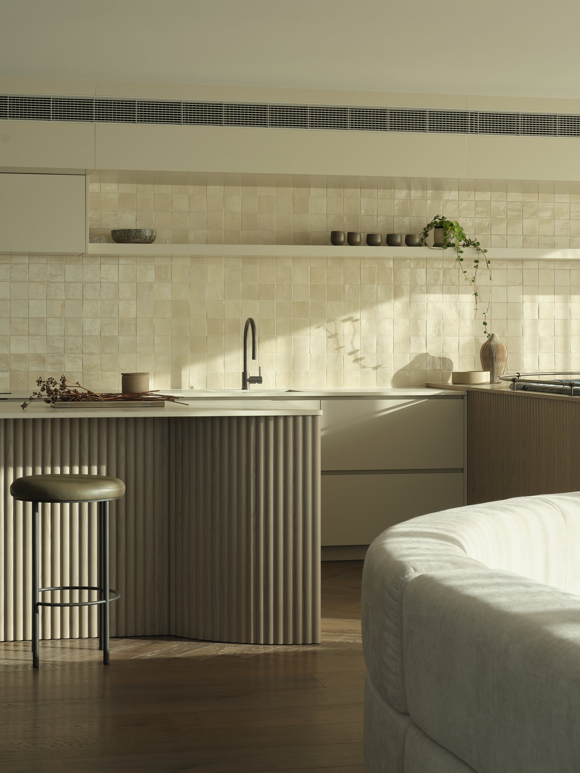 Pacifica Apt 02_Indus Patagonia_Plank_Herringbone_Forte_LR