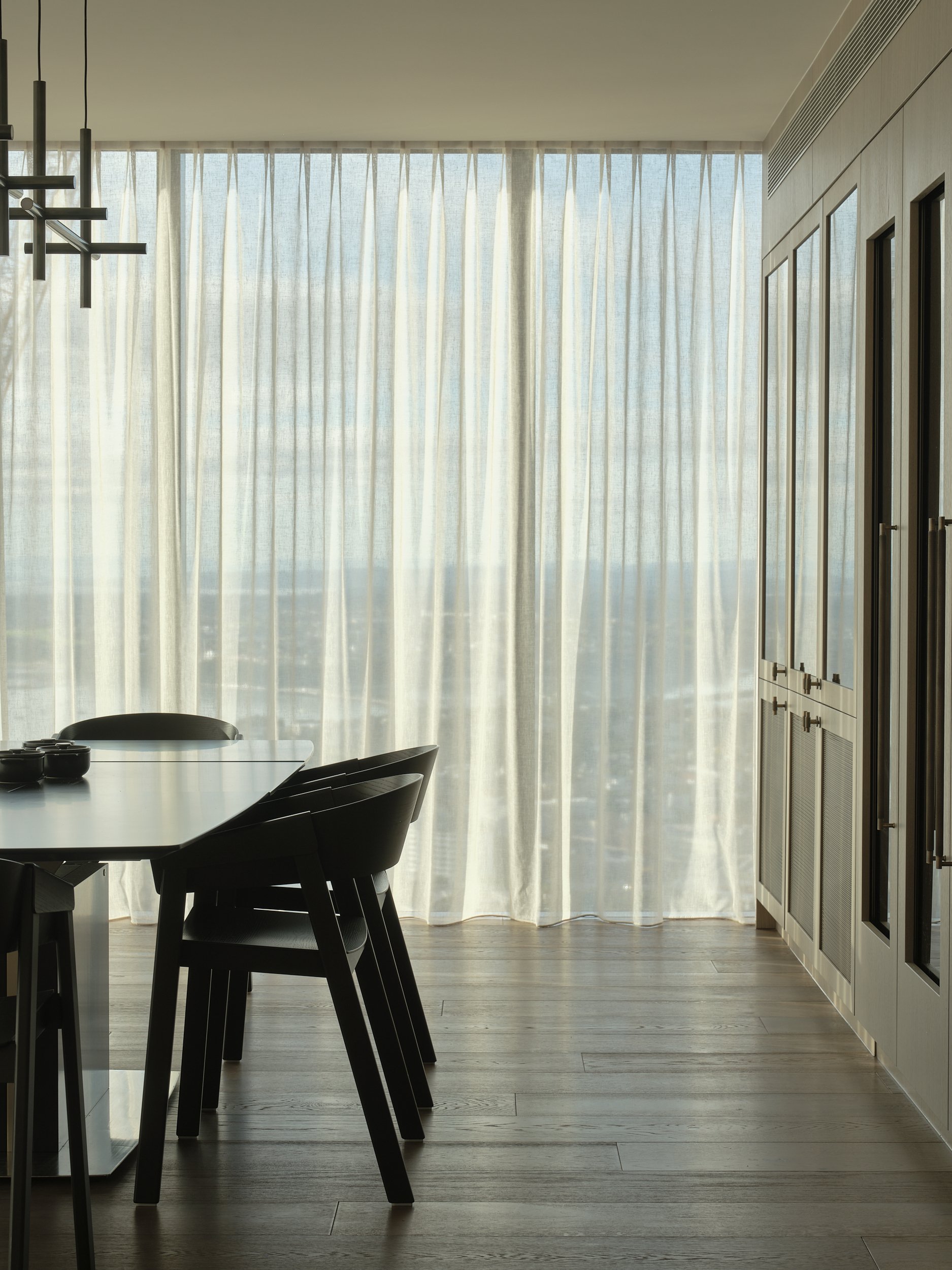 Pacifica Apt 06_Indus Patagonia_Plank_Herringbone_Forte_LR