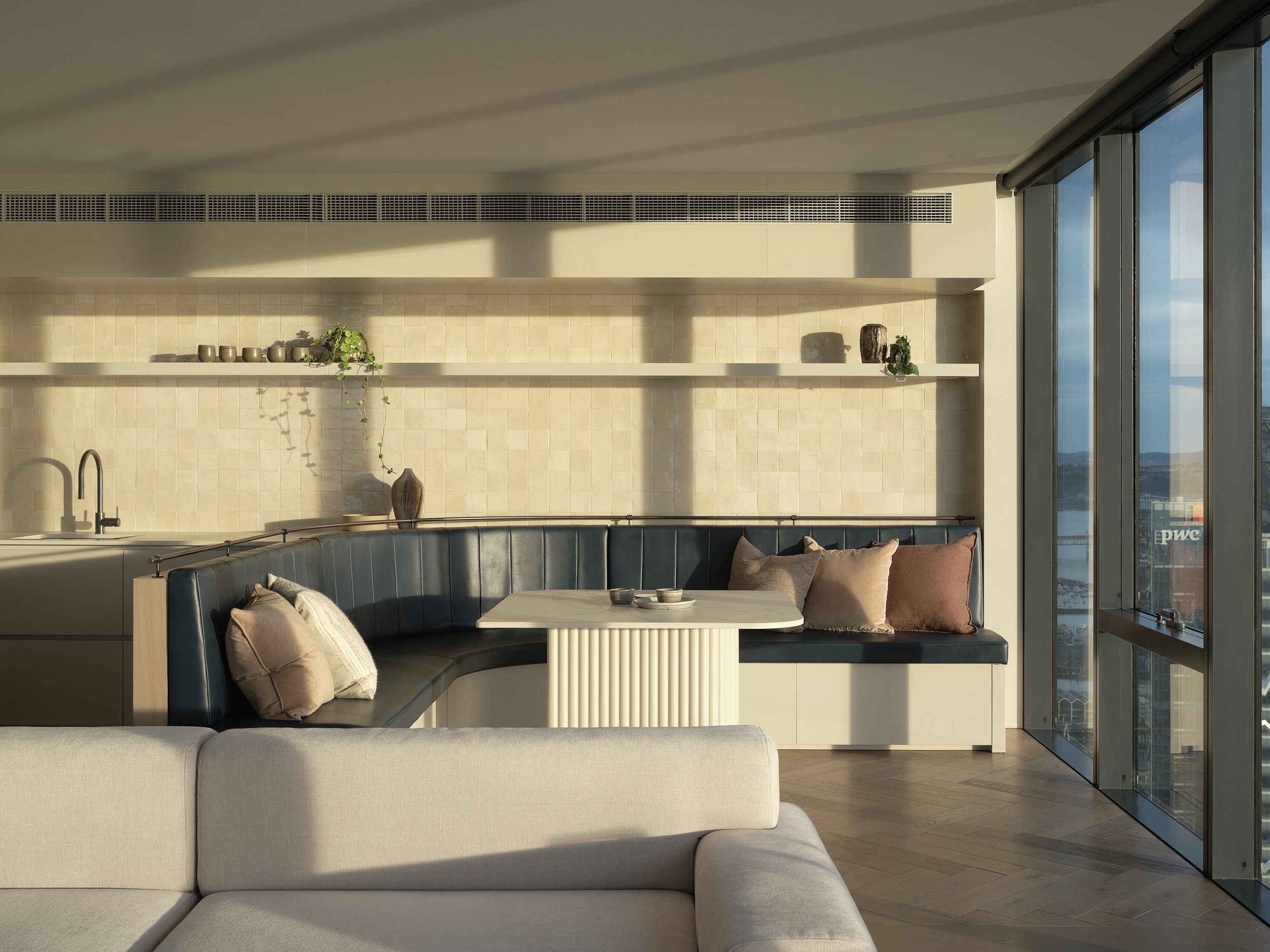 Pacifica Apt 07_Indus Patagonia_Plank_Herringbone_Forte_LR