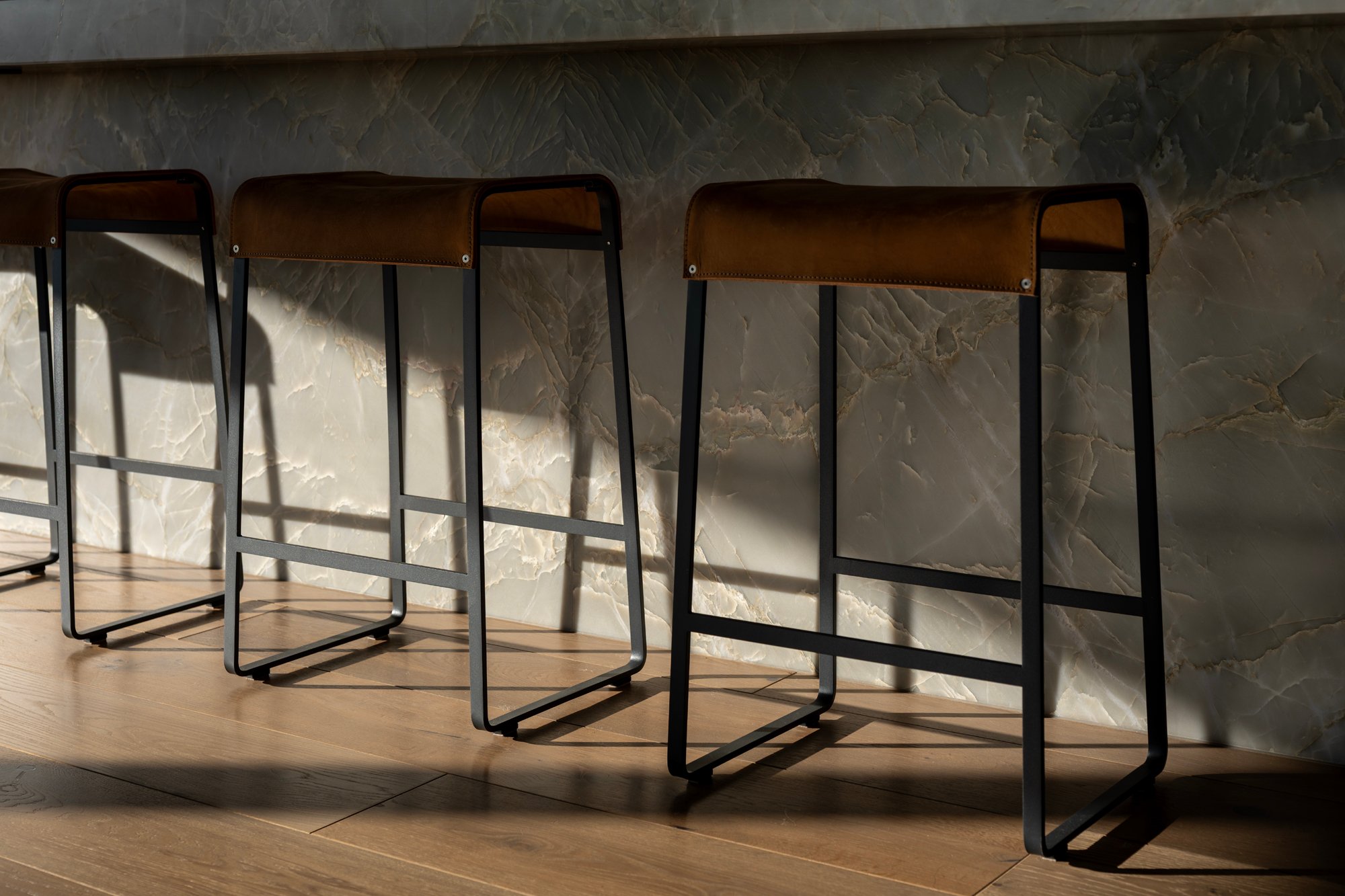 Project Sunset_04_Artiste Refined Van Gogh_Millboard Golden Oak_Forte_LR