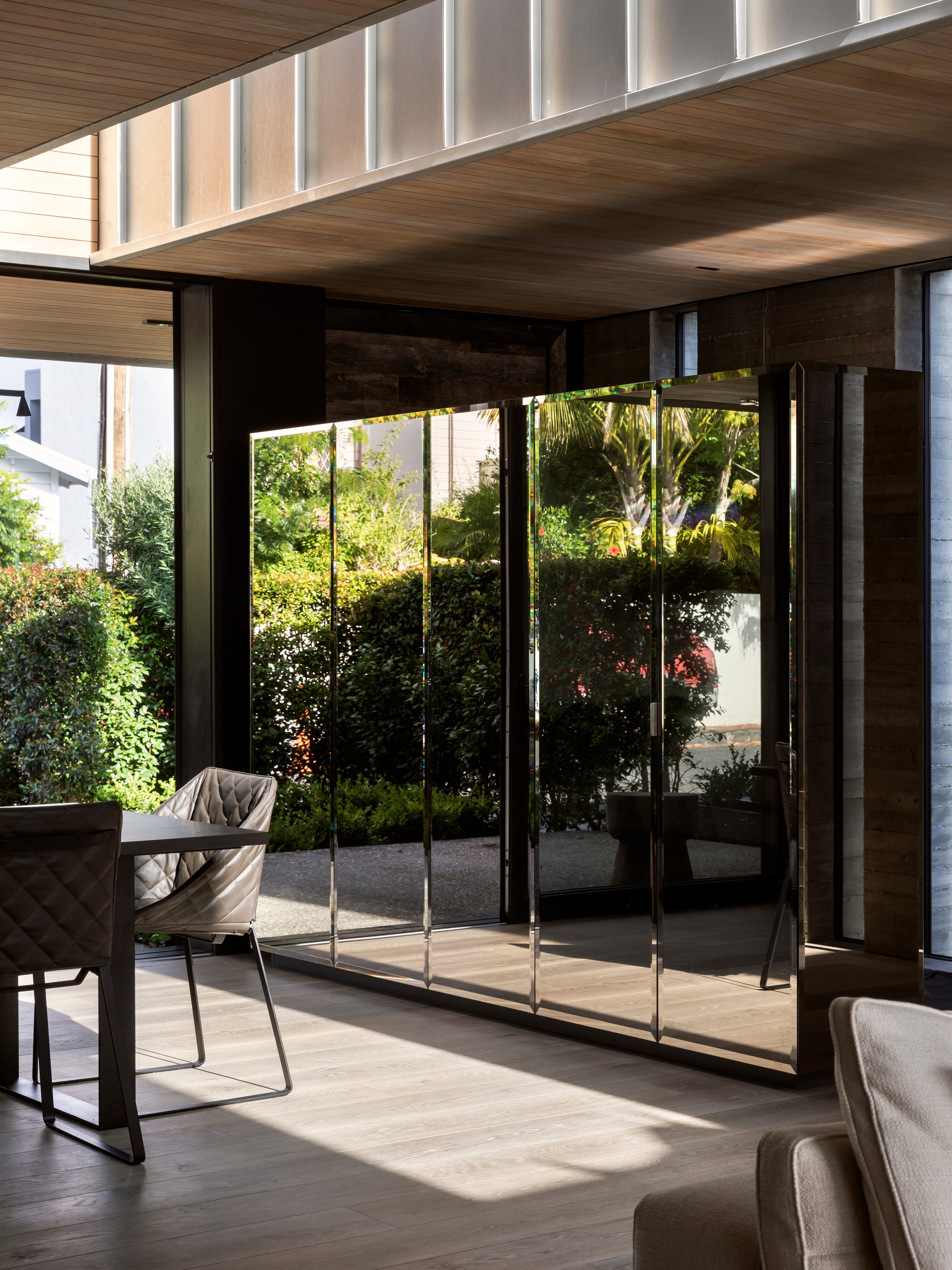 DST-ARTHURST-0220-7947