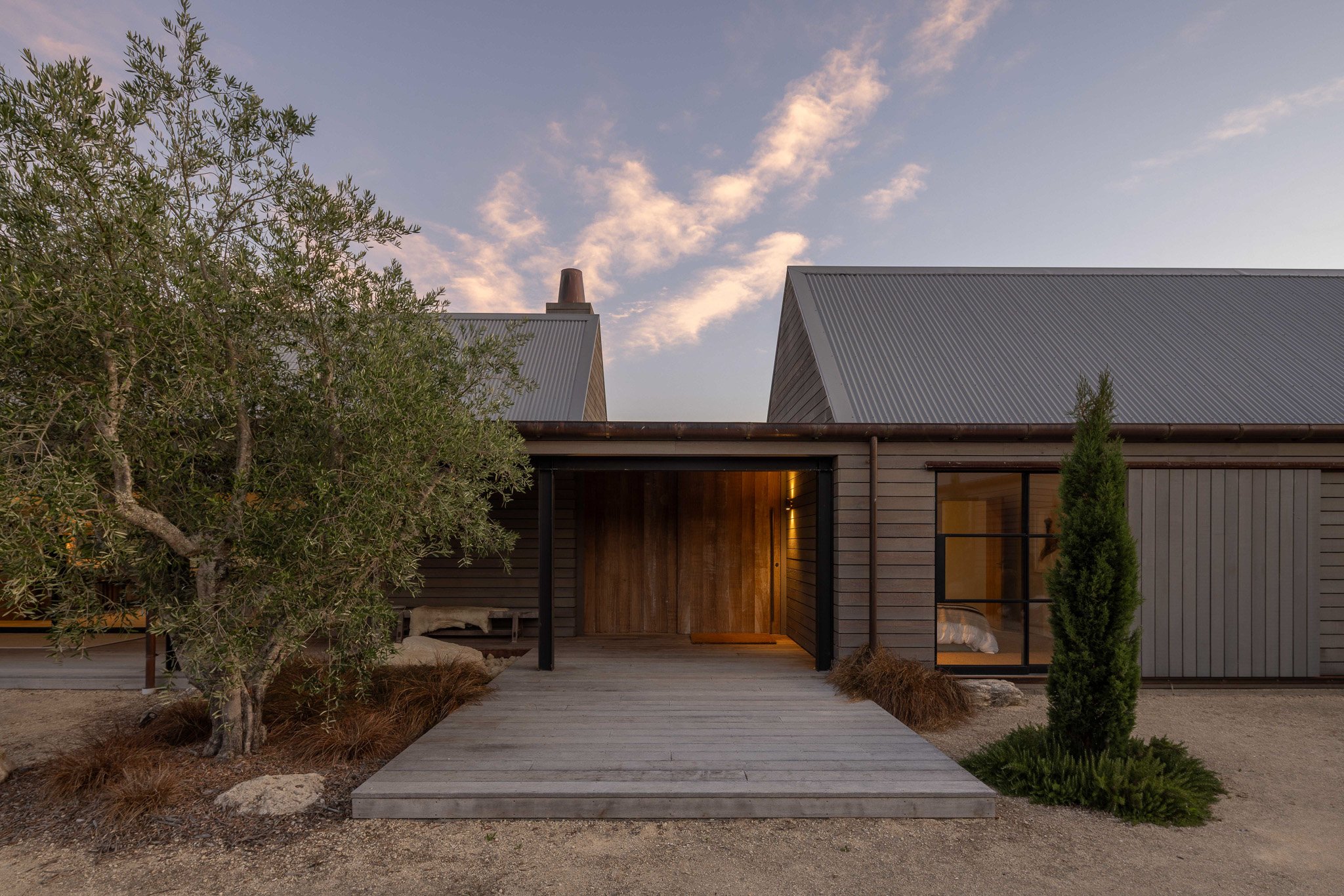 River Barn House 02_Artiste Rustic Picasso_Plank_Forte_LR-1